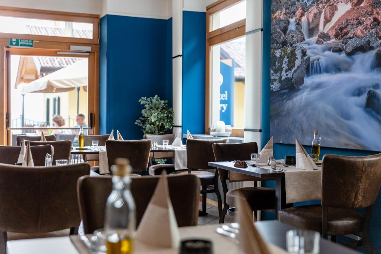 Hotel Lory - Molveno - Dolomiti ภายนอก รูปภาพ