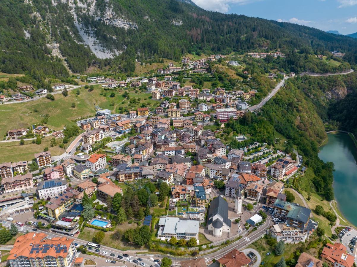 Hotel Lory - Molveno - Dolomiti ภายนอก รูปภาพ