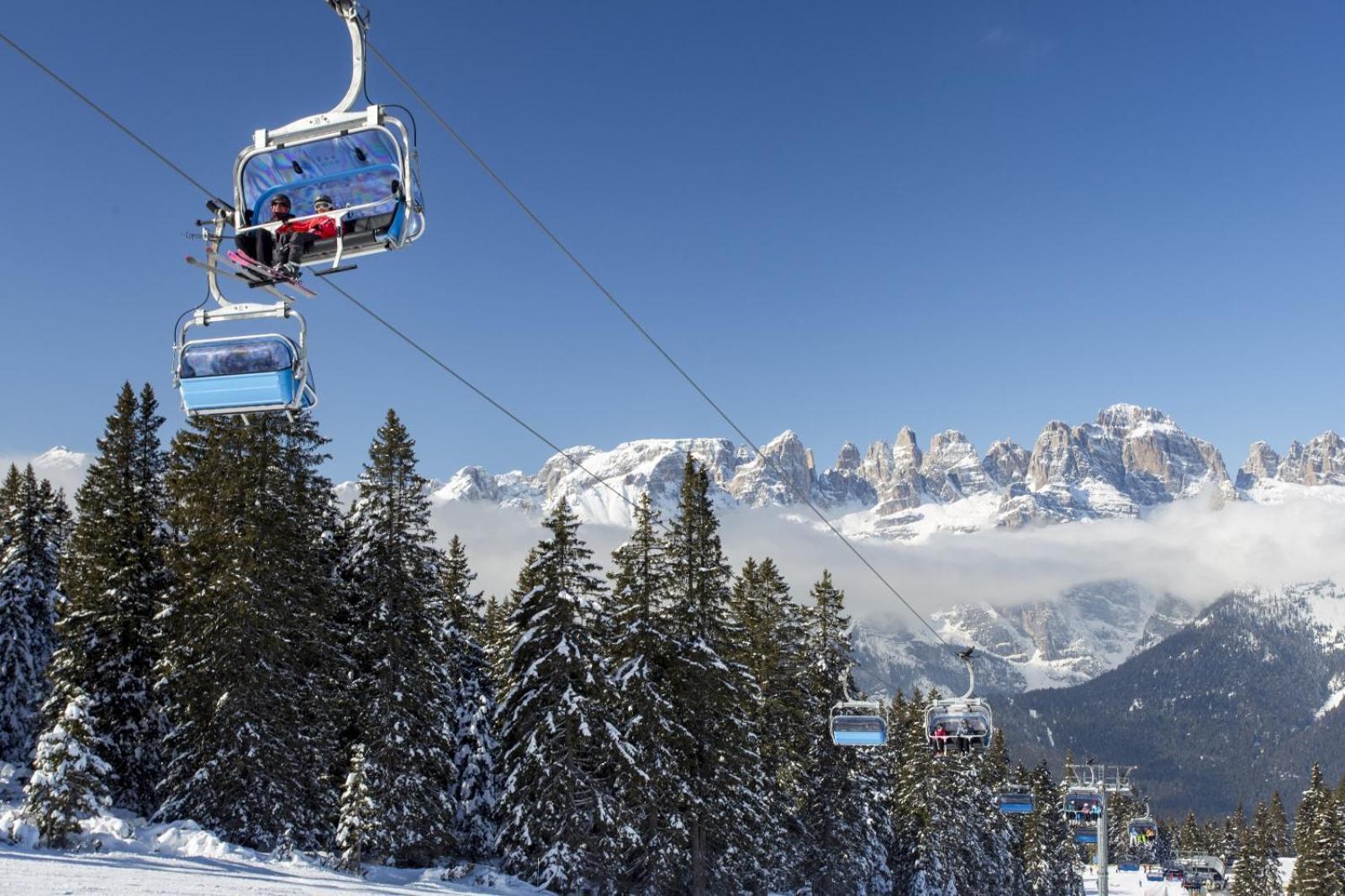Hotel Lory - Molveno - Dolomiti ภายนอก รูปภาพ